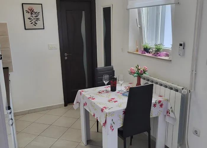 Studio City With Free Parking * Пула