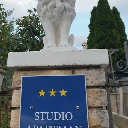 Studio City With Free Parking * פולה