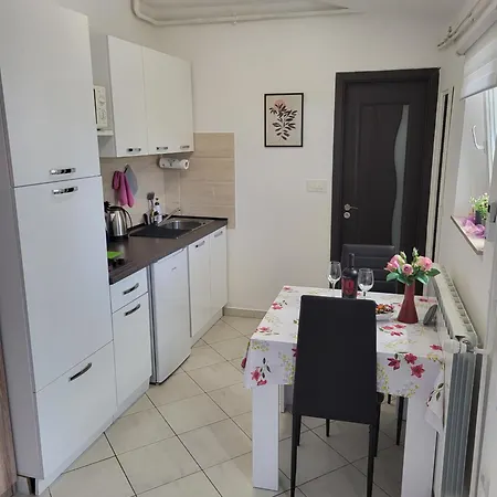 Studio City With Free Parking Pula